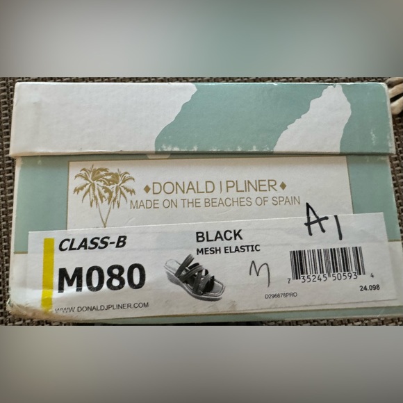 [Donald J. Pliner] Black Mesh Platform Sandals Sz: 8. - Picture 5 of 10